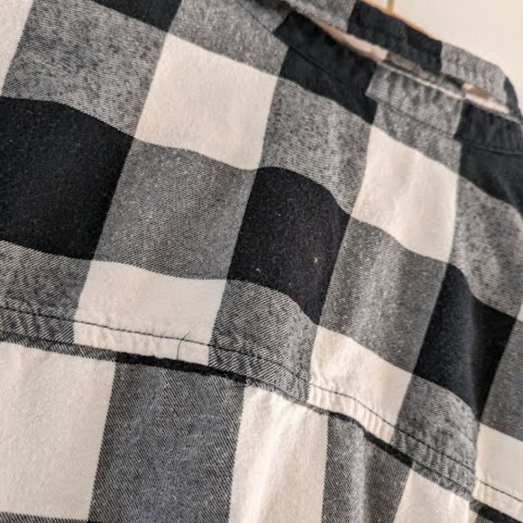 Universal Thread Black and White Flannel Button Down Size XXL - Picture 3 of 9